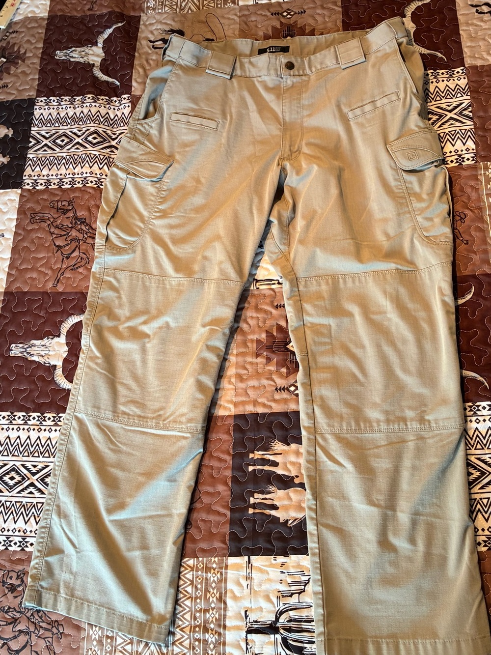 5.11 Tactical Men’s Beige Cargo Tactical Pants Poly/Cotton See Photos for size